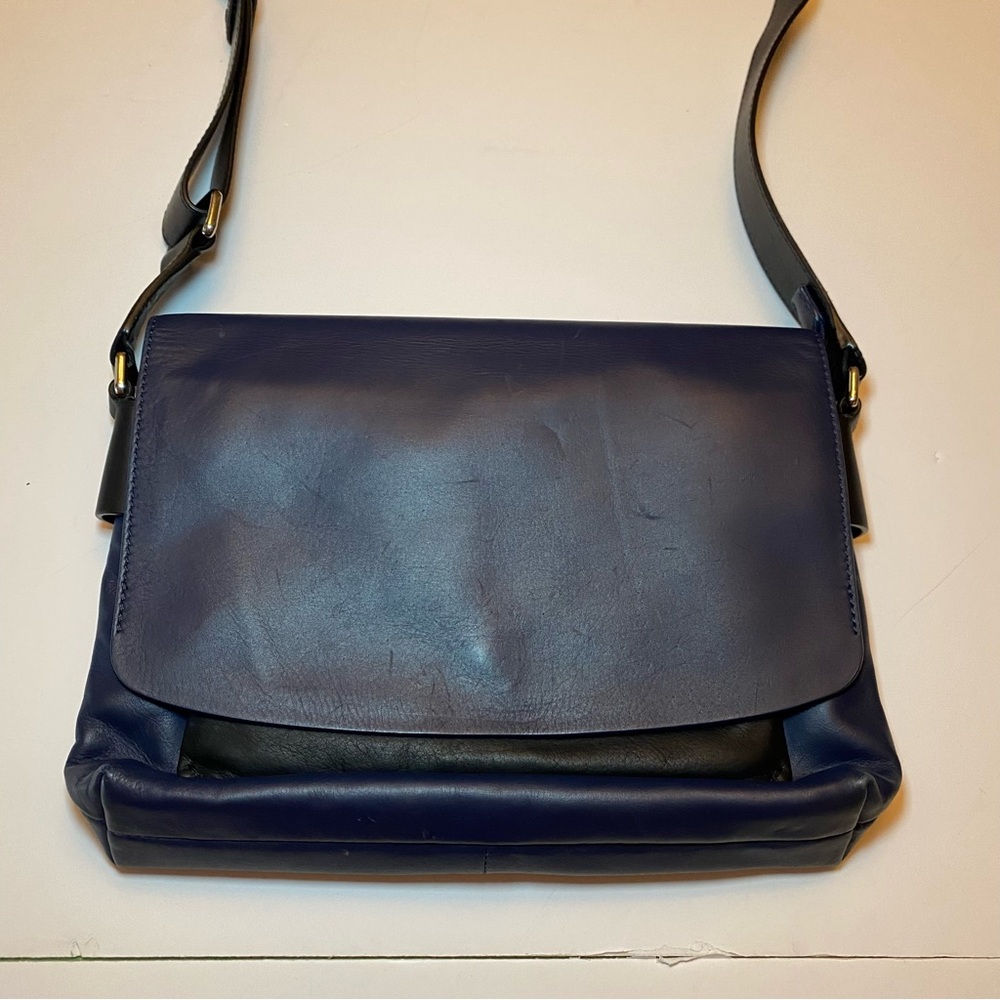 Banana Republic Navy Blue and Black Crossbody MessengerLeather bag. 17 inch drop
